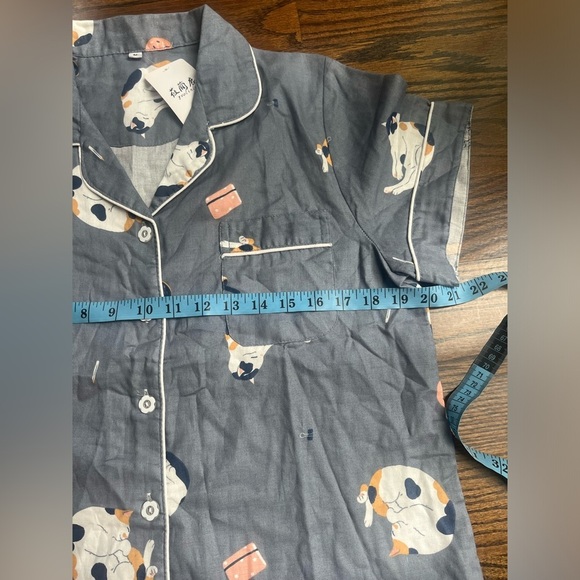Cotton women’s pj top cats print Sz. M grey buttons front NWT - Picture 7 of 8
